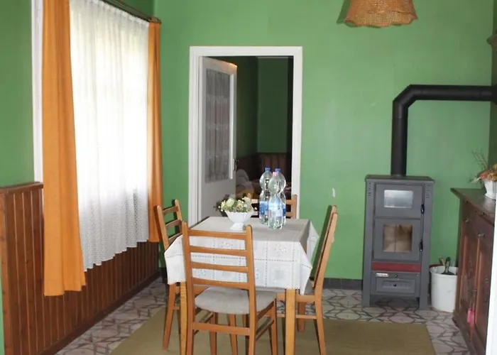 カントリーハウス Golden Rose